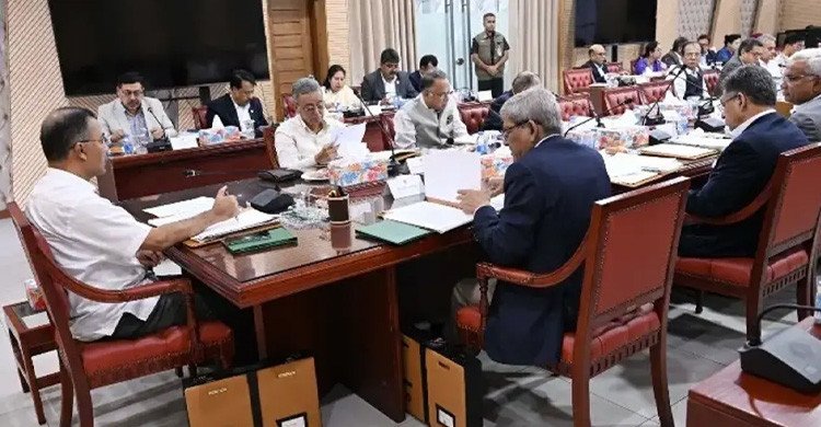 প্রধানমন্ত্রীর নেতৃত্বে সচিবালয়ে মন্ত্রিসভার গুরুত্বপূর্ণ বৈঠক শুরু